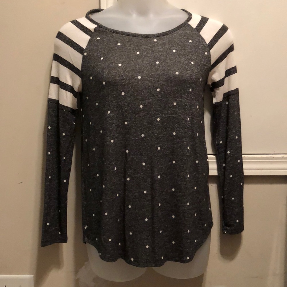 24/7 Maurices shirt